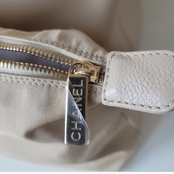 CHANEL Set Beige Tote and Insert - Picture 12 of 16